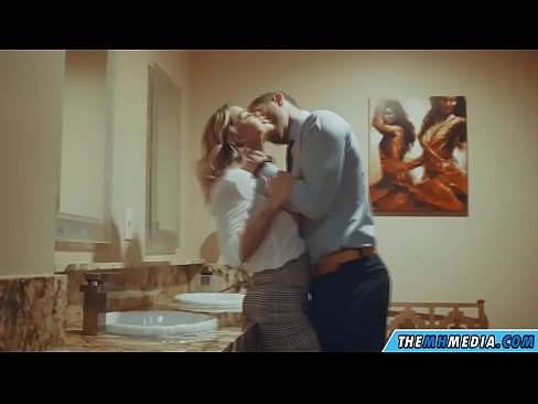 ❤️ Când o blondă cu sânii mari te seduce într-o toaletă publică ❤  at ro.xxxtun.ru ️❤